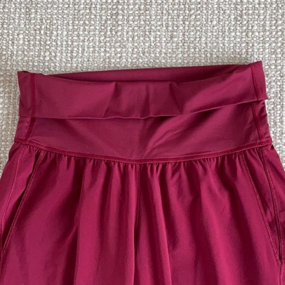 Lululemon pants joggers size 6. Burgundy. - Picture 2 of 5